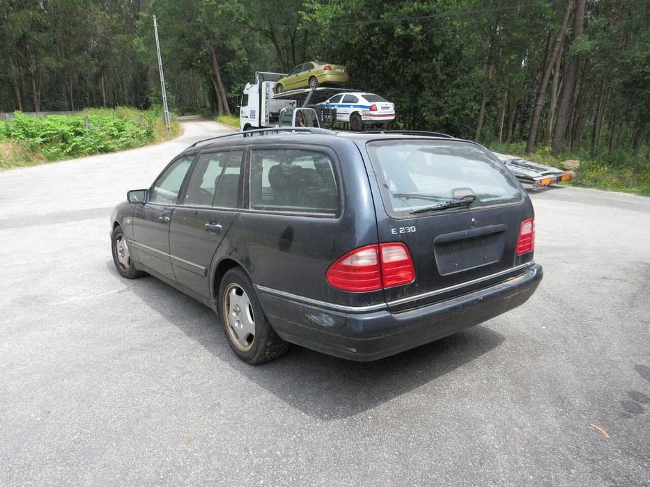 Mercedes E230 2.3 de 1997 - Peças Usadas