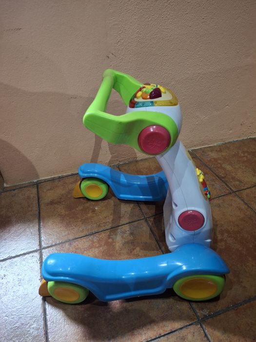 Andarilho ou apoio para bebe dar os primriros passos