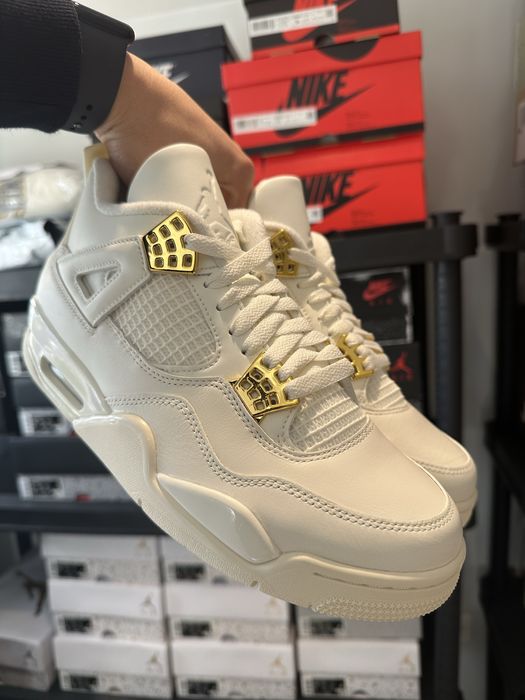 Jordan 4 Retro Metallic Gold