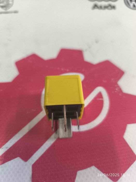 RELÉ - 90226846 - OPEL MERIVA A Veículo multiuso (X03)