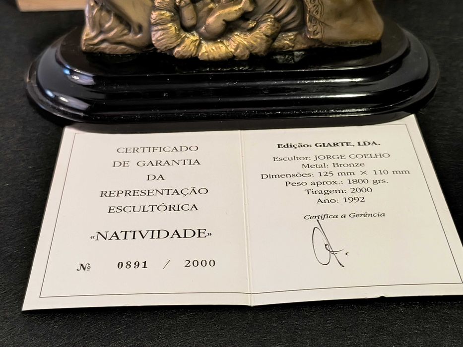 Escultura Natividade, em bronze, do escultor Jorge Coelho