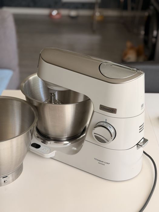 Професійна кухонна машина KENWOOD Titanium Chef Baker з 2-мя чашами