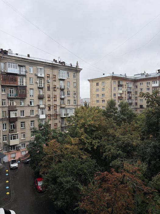 Продам 2 комнатную квартиру. Центр м. Площадь Конституции