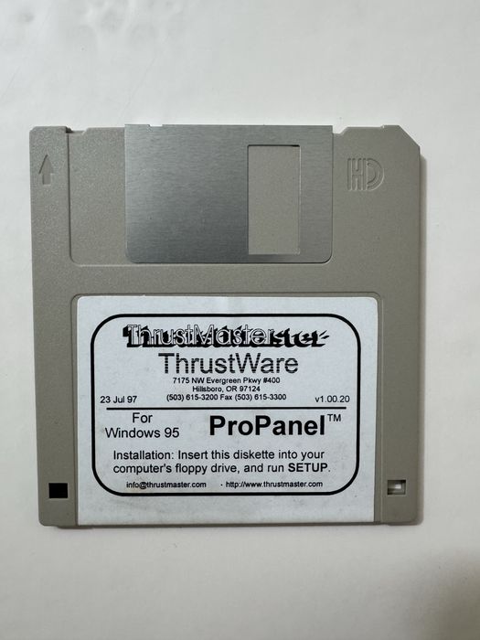 Volante, pedais e manete Thrustmaster