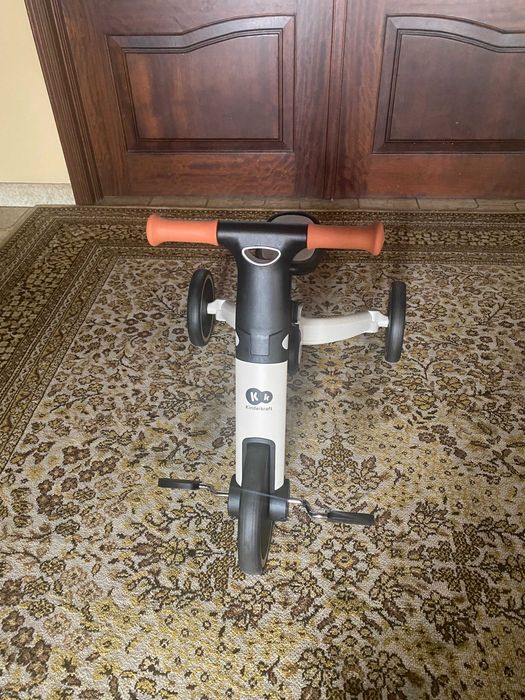 Triciclo e Bicicleta de equilíbrio Multifuncional KinderKraft branca