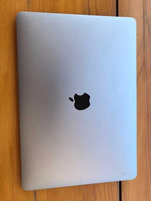 Portátil Apple MacBook Air M1 com 8GB de RAM 256 SSD