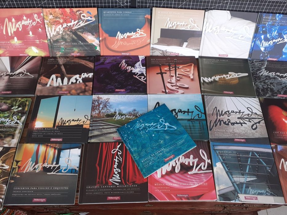 Collection of 25 Mozart CDs. Classical music CDs and booklets