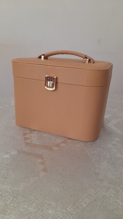 Kuferek,organizer na kosmetyki