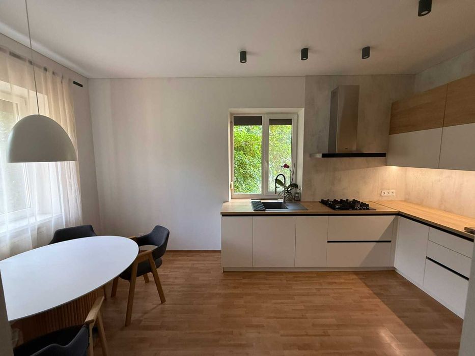 СІМЕЙНИЙ ДІМ з гостьовим будинком, ДержПрограми - ТАК