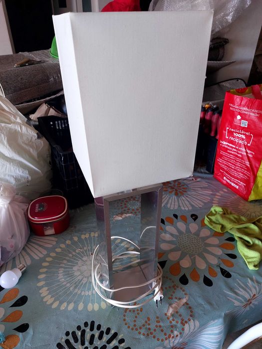 Candeeiro confirme fotos.