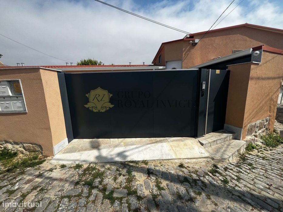 Prédio com 8 apartamentos em Canidelo - vila Nova de Gaia