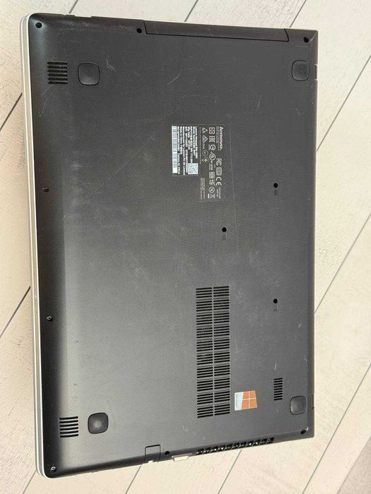 Lenovo 500-15ISK intel i5-6200 8ram ssd 256 R7 M360 4gb  Гарантія !