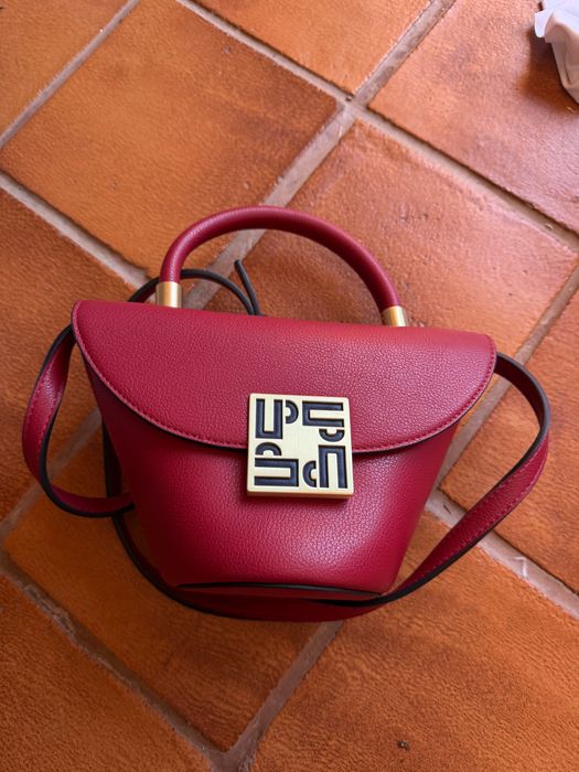 Mala lion of porches