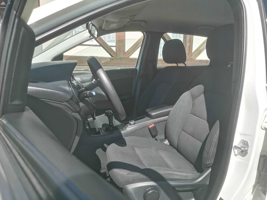 Mercedes B 180 1.6 Edition NAVI 2012_122KM