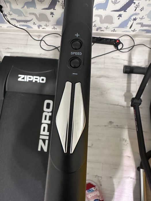 Zipro Tekkno na gwaracji