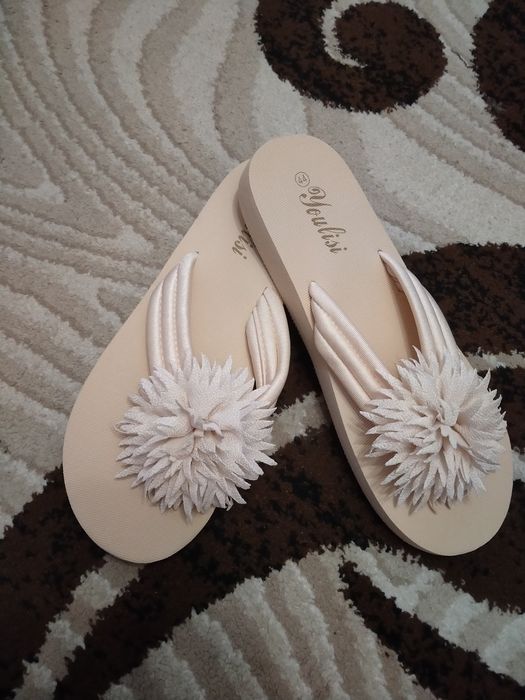 Літнє жіноче  взуття 28,7 по стельці.