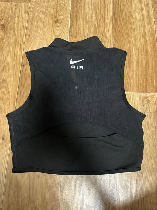 Топ спортивний nike