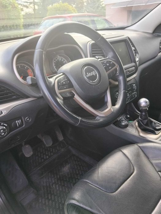 Samochód osobowy Jeep Cherokee