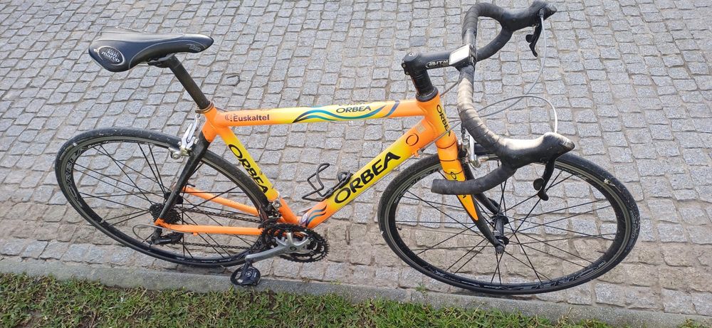 Vendo bicicleta de corrida em muito bom estado