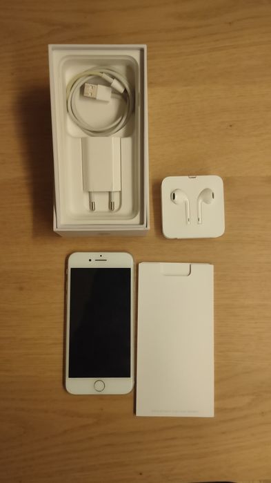 iPhone 8 64 GB com caixa