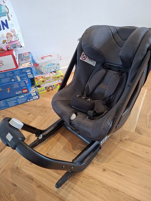 Axkid one fotelik bezwypadkowy  isofix