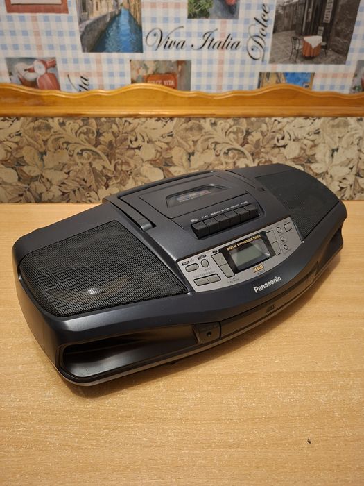 Стереомагнитола Panasonic RX-DS16,тюнер FM,кассета,рабочее состояние.