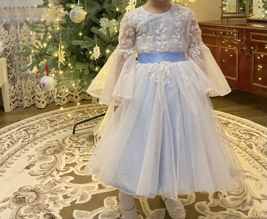 Святкова сукня для дівчинки