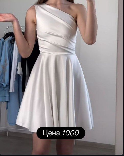 Сукня в молочному кольорі