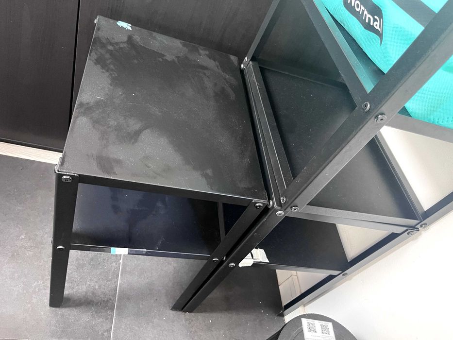 2 Metal Black Side-tables / 2 mesas laterais de metal preto