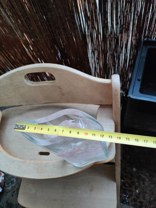 Wazon szkło z worem liści