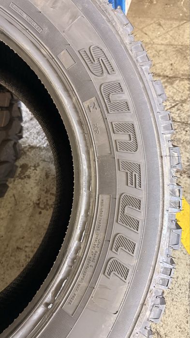 Pneus 35X12.50R20LT 121Q 10PR Sunfull Mont-Pro MT781 com 100% piso
