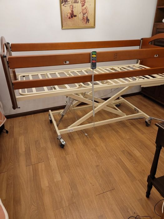 Cama articulada eléctrica Invacare