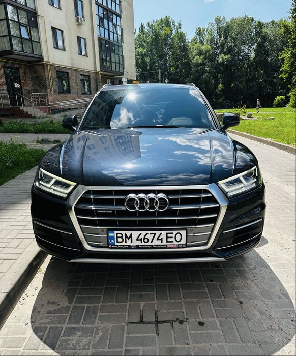 Автомобіль Audi Q5