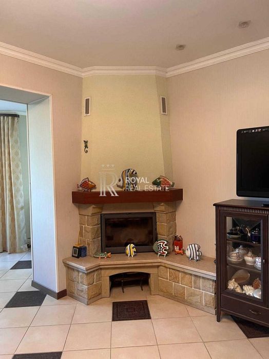 Продаж будинку 1 120 $ за м²  з басейном Хотянівка, газ, підвал, Вишгородський р-н
