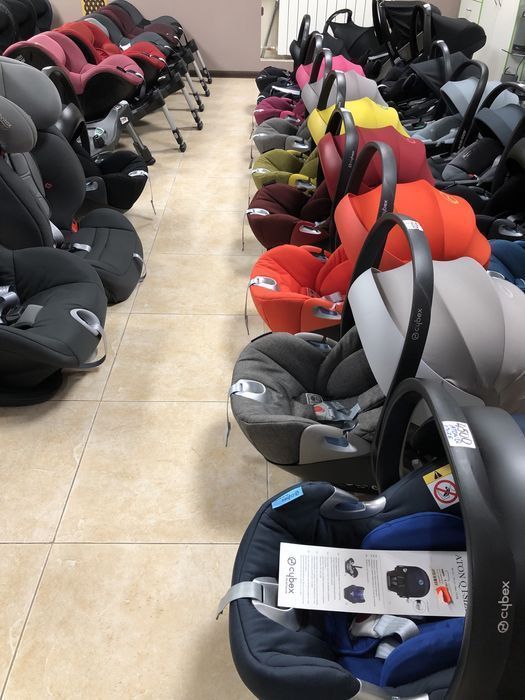 Автокрісла Шоурум Cybex Britax Recaro Maxi Cosi Автолюлька бустер