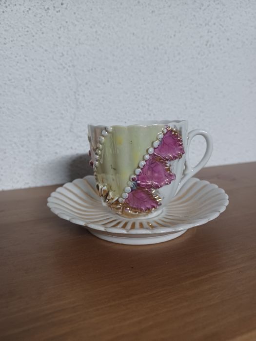 Chávena e Pires muito antigos