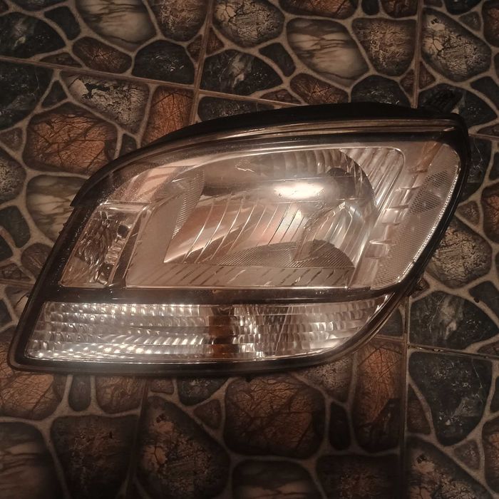 Lampa reflektor chevrolet Orlando