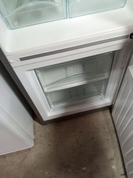 Liebxer холодильник 1.30 см висоти