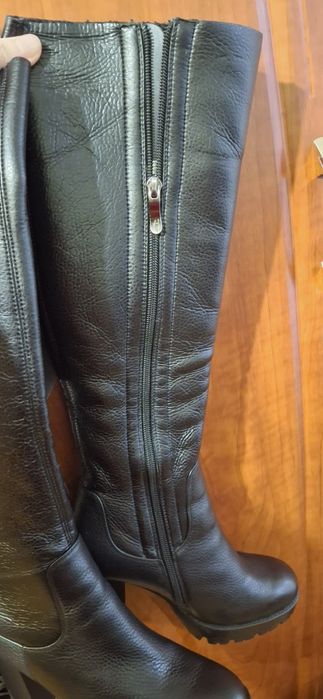 Сапожки зимові на підборах р.35