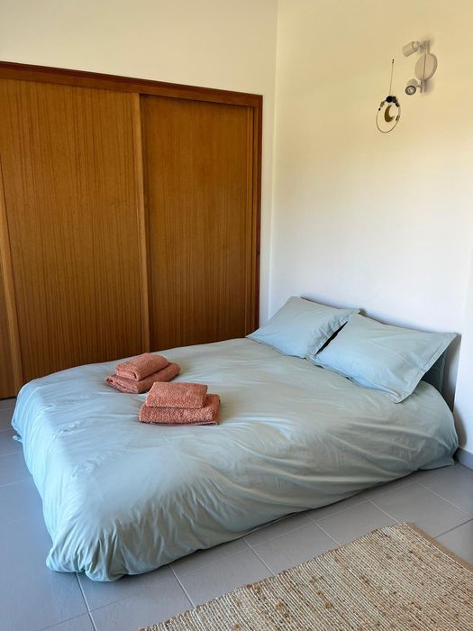 Sofá-cama de 2 lugares com sobrecolchão
