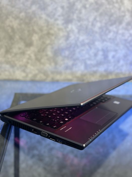 Ноутбук Fujitsu LifeBook E746 / i5-6300U / 4GB RAM / HDD 1TB / Intel HD Graphics 520 / 14” FullHD