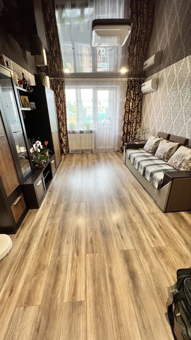 Продам 3 кімнатну квартиру в центрі