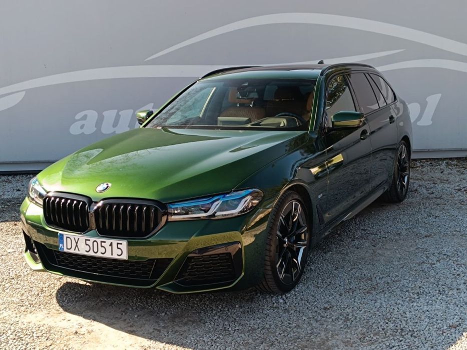 BMW Seria 5 BMW 540i xDrive Touring !! Individual !! Bezwypadkowe !! autaniszowe