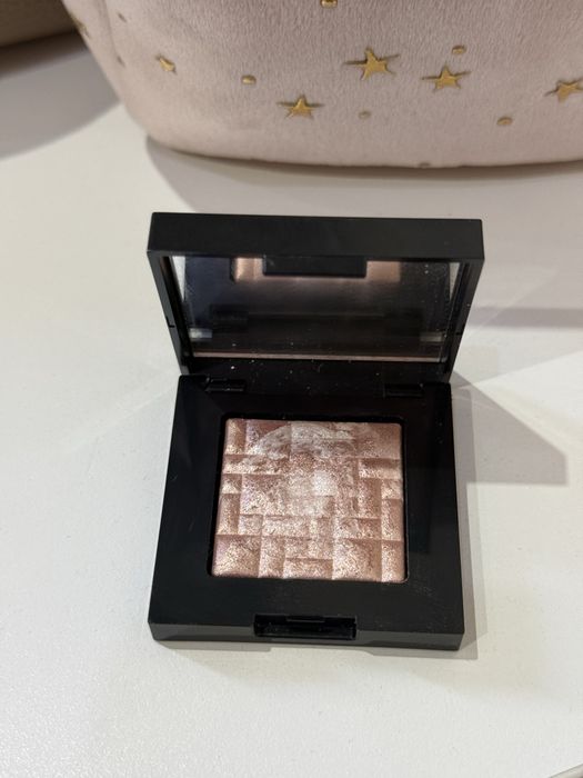 Bobbi brown rozświetlacz mini pink glow 3 g