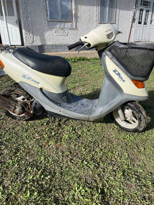 Продам скутер Honda Dio AF 34