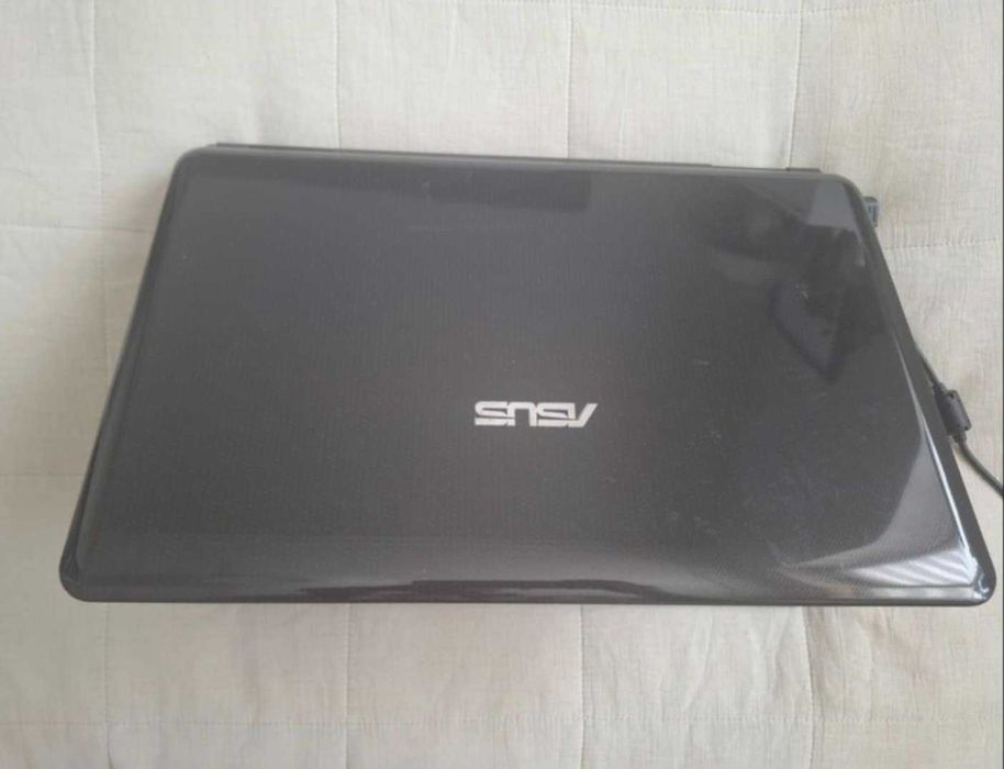 Używany laptop marki Asus