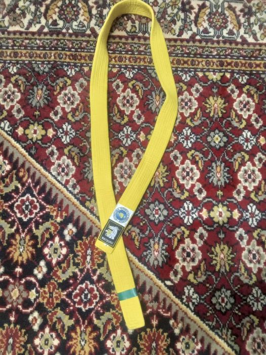 Продам жёлтый пояс для единоборств,перешлю