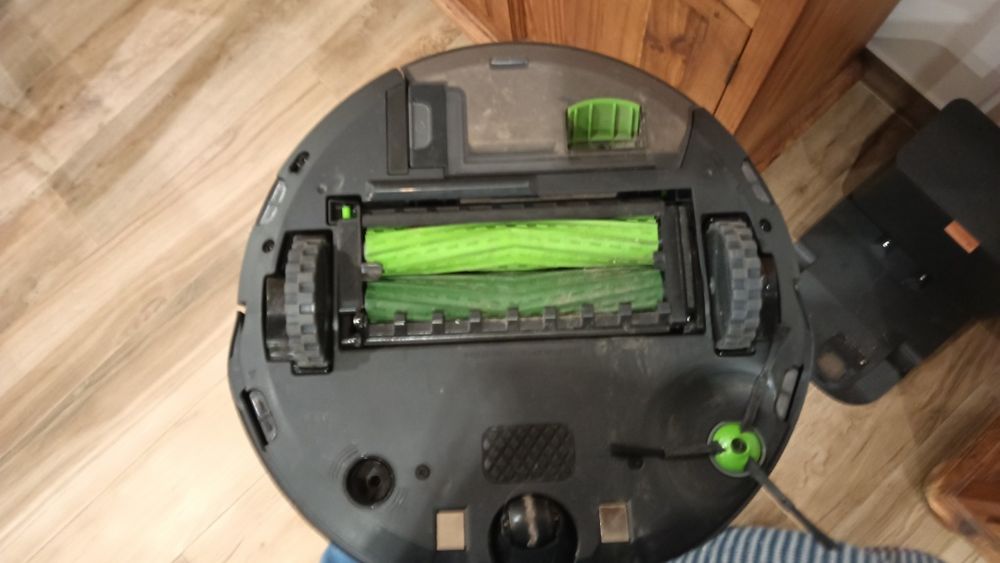 Robot aspirador Roomba® j7+ com esvaziamento automático e ligação Wi-F