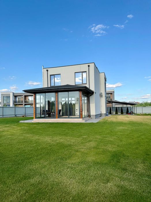 Продаж сучасного будинку з ремонтом і меблями 10 соток без сусідів позаду Осокорки