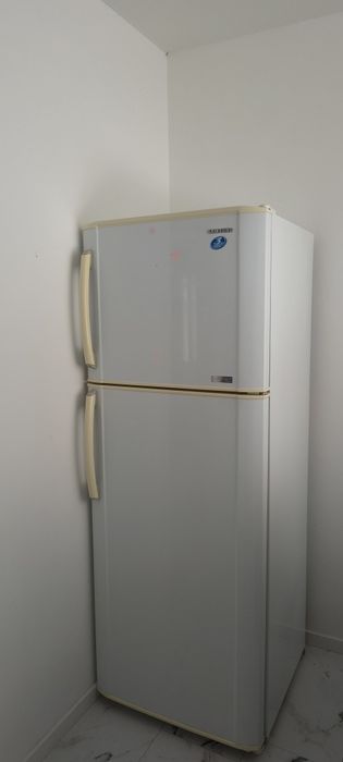 Холодильник SAMSUNG rt35cvpw